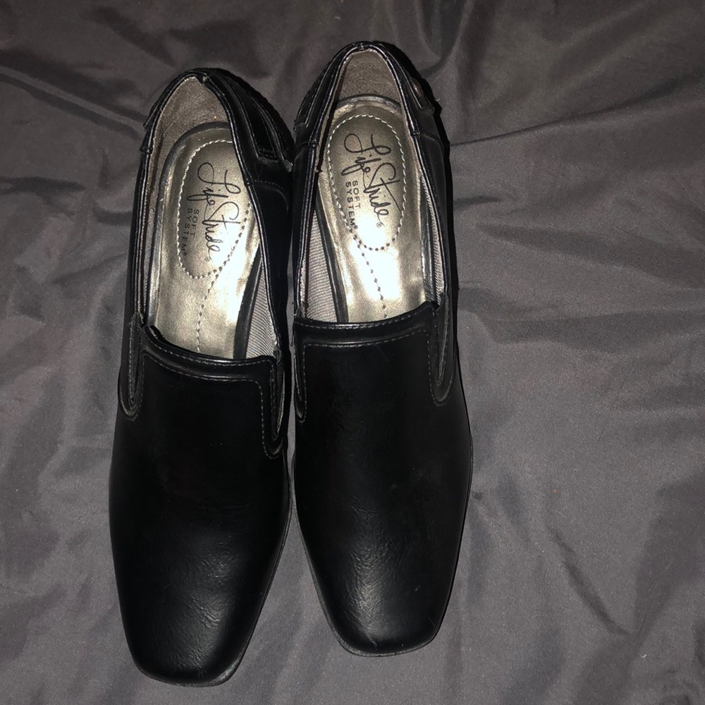 Black dress shoes size 7 never worn..